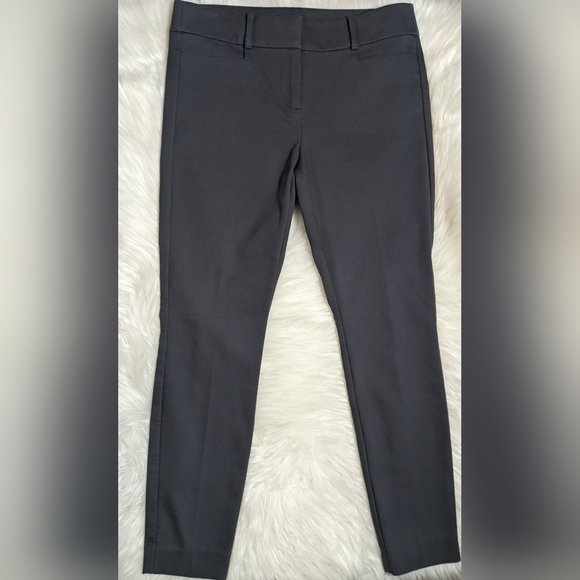 LOFT Pants - EUC LOFT charcoal grey skinny pleated down center front side slip pockets & back